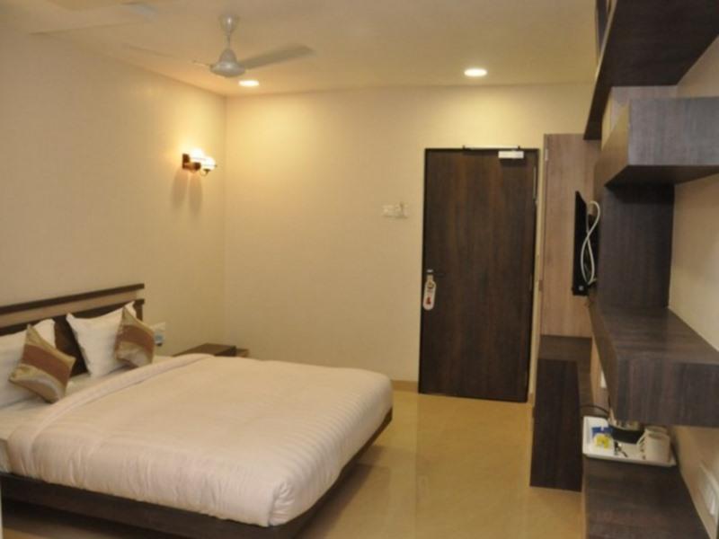 Townhouse Oak Hotel The Sudesh Rāipur Exterior foto
