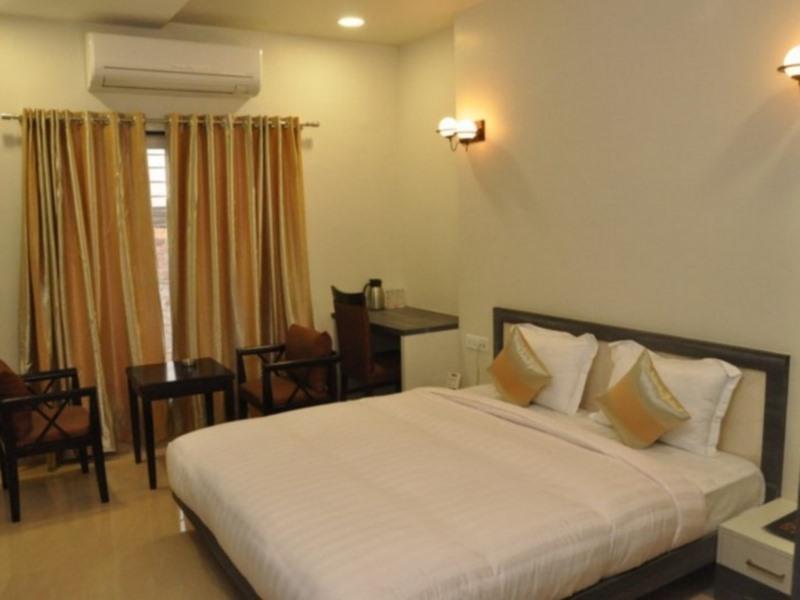 Townhouse Oak Hotel The Sudesh Rāipur Exterior foto